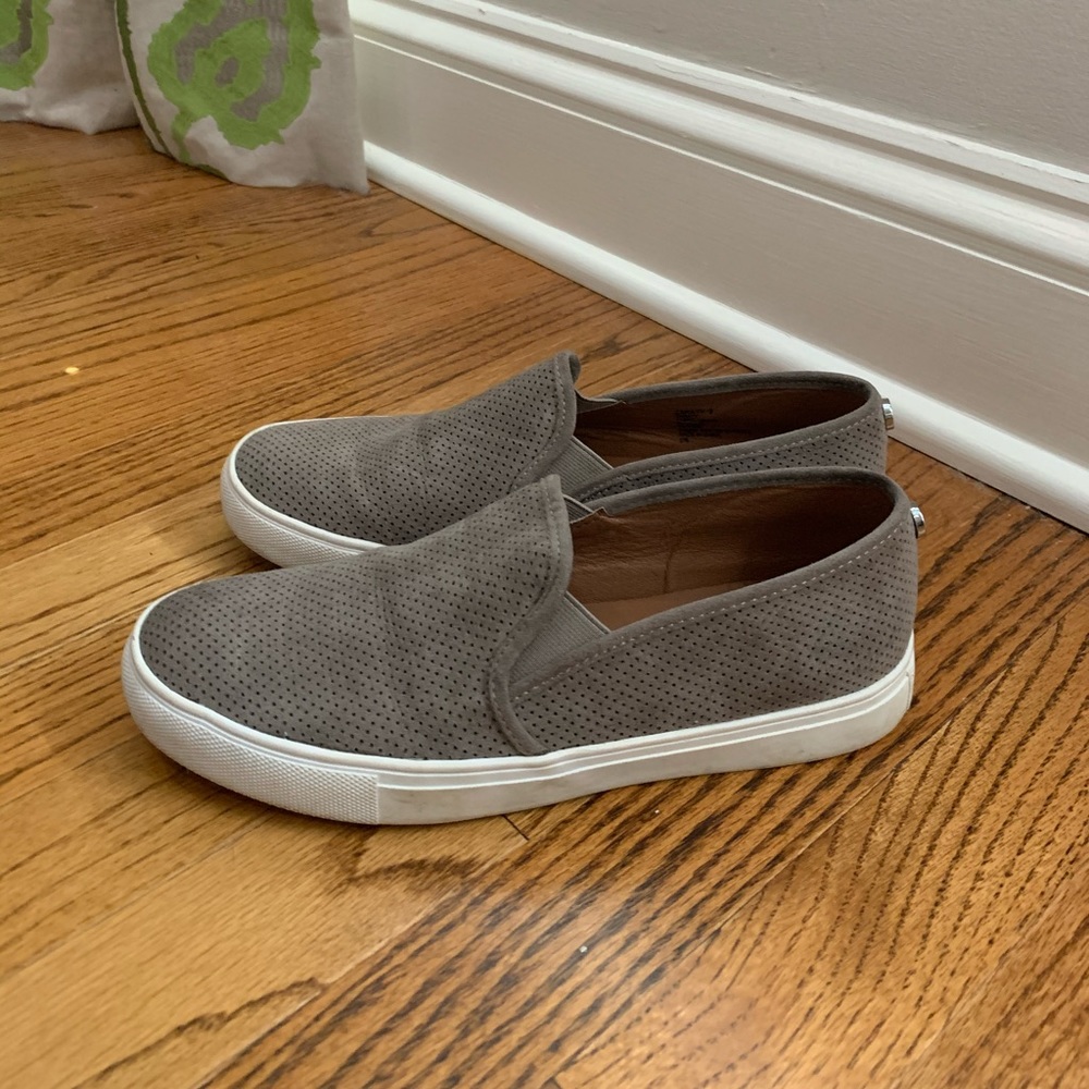 Grey Steve Madden flats / slip ons size 8